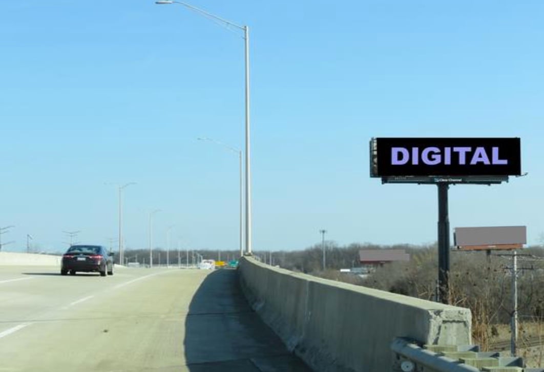 Location photo for Deerbrook Shopping Center (Deerfield)