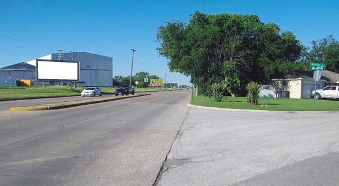 Location photo for Mission St near Cleburne & Benbrook (Fort Worth)