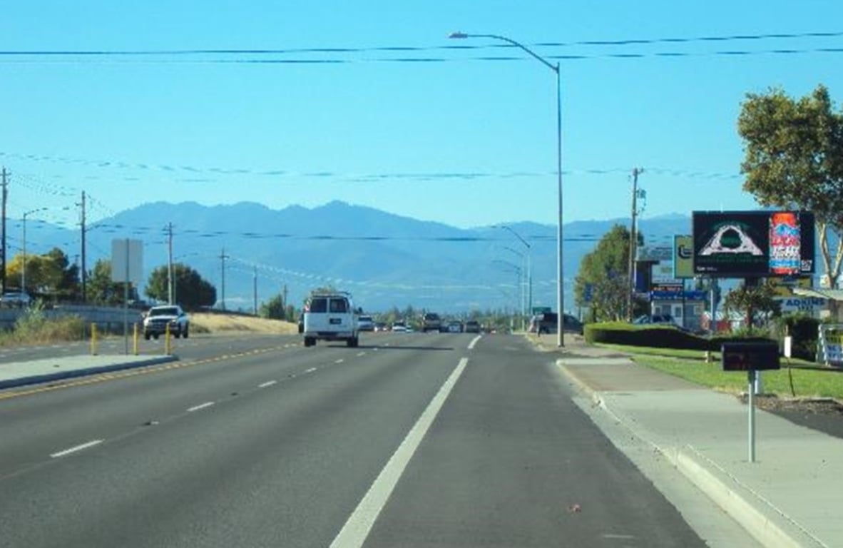 Location photo for Crater Lake Hwy near Coker Butte - East of Grumman Dr (Medford)