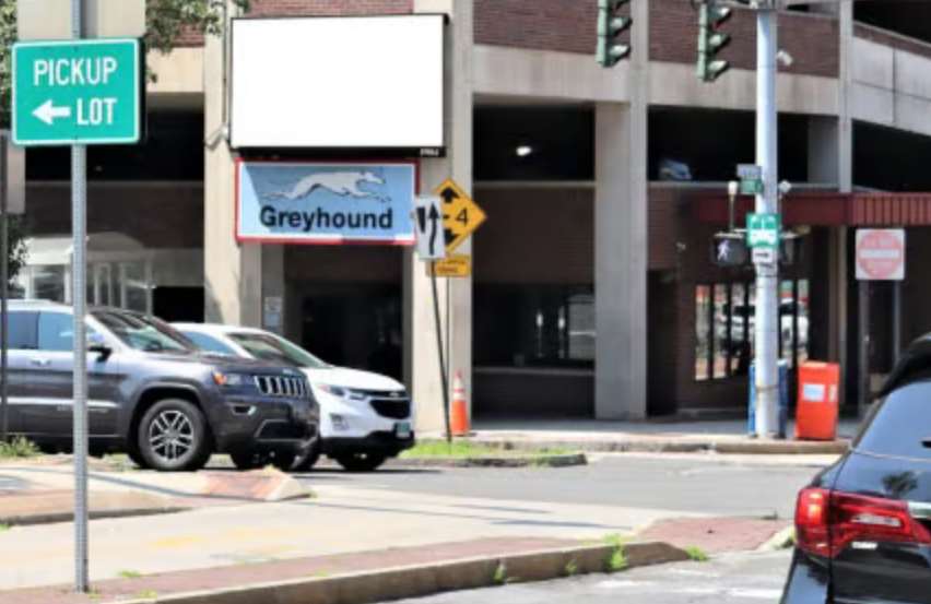 Ferris Ave W/S, 5 ft N/O New St, S/F Media