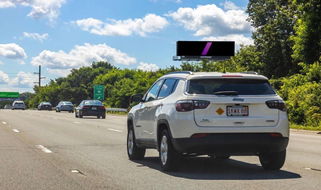 W/S I-95 @ Lowell St. 3/10ths mi. n/o Rt.1/I-95 interchange F/N Media