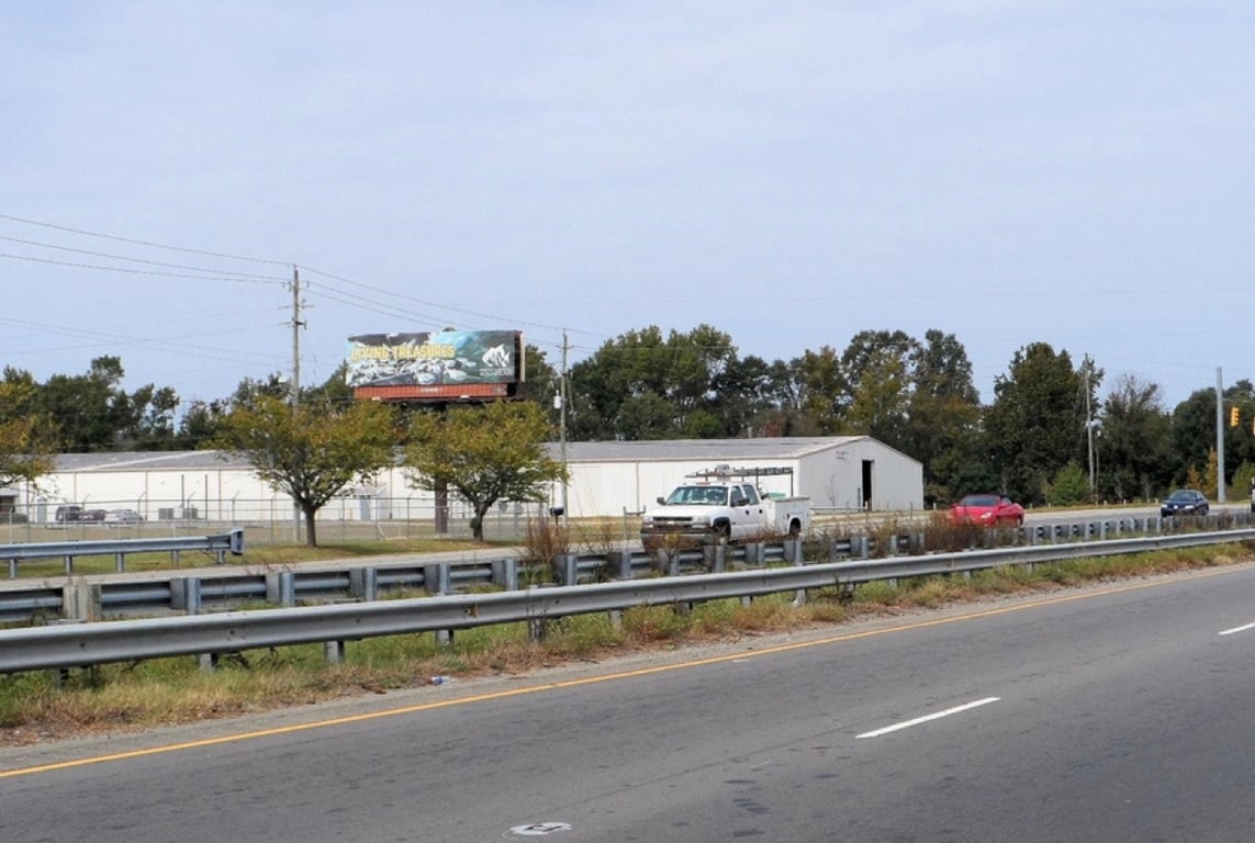 305 US 117S BYPASS 0.5 mi S/O NC 581 WS Media