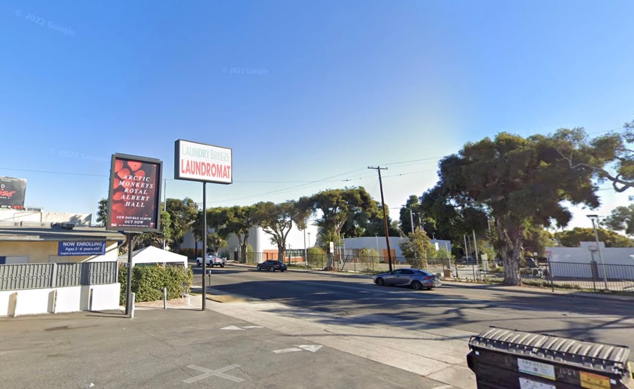 ROBERTSON BL WL 104' N OF AIRDROME ST SF Media