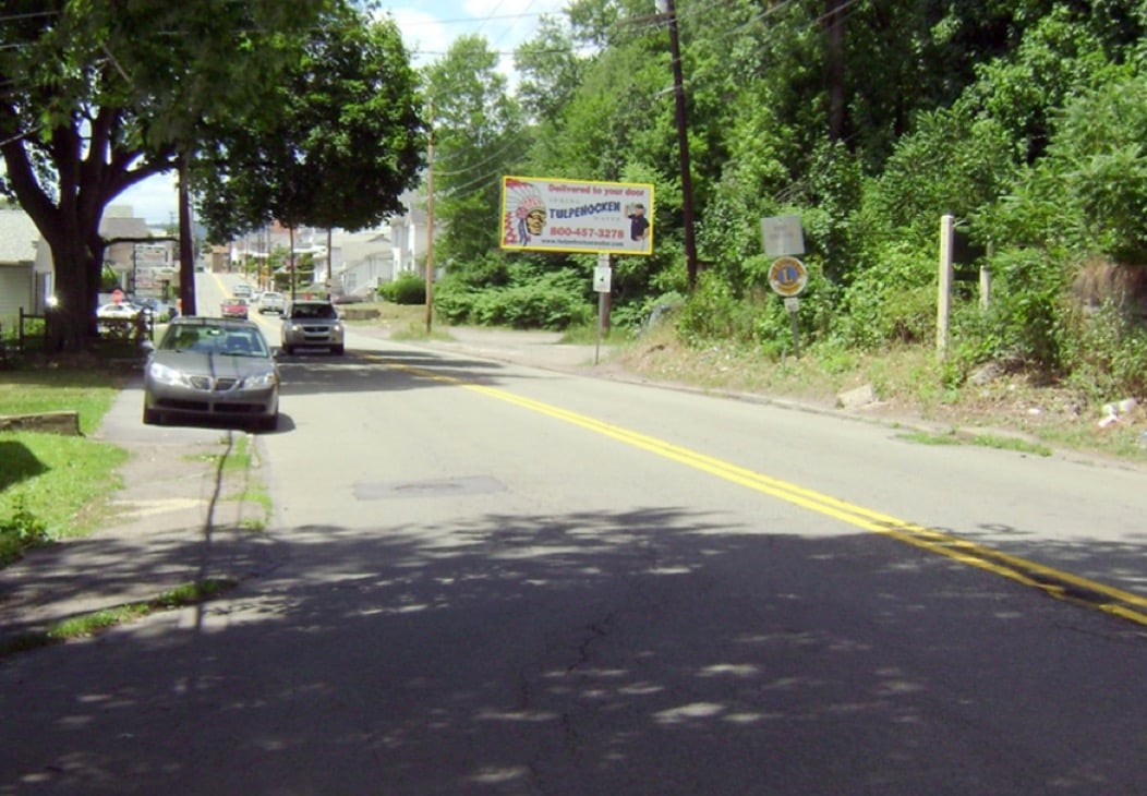 PITTSTON-S MAIN AVE. OPP. TONY'S PIZZERIA. Media