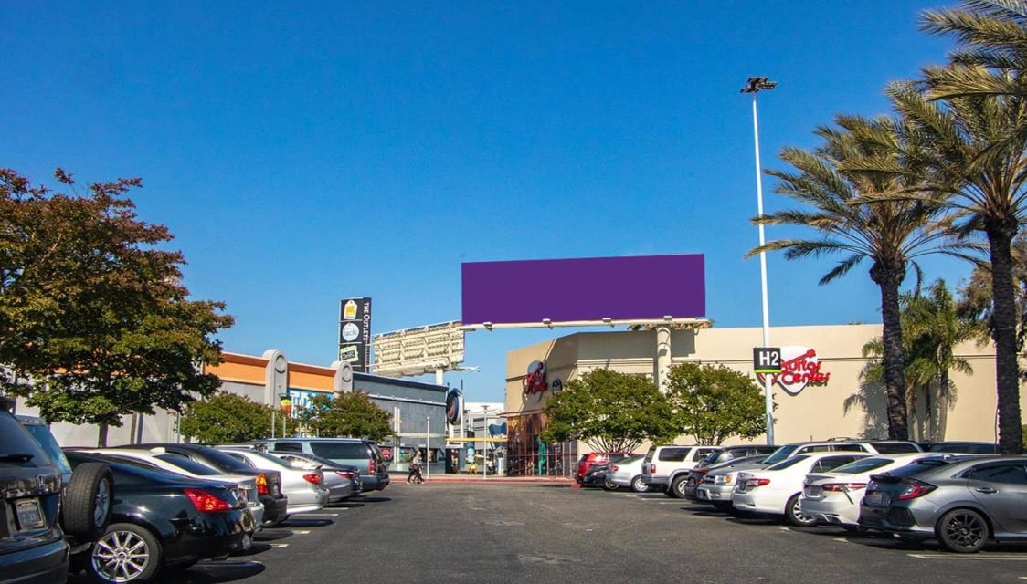 The Outlets @ Orange & Guitar Center (NO EXT) % F/N Media