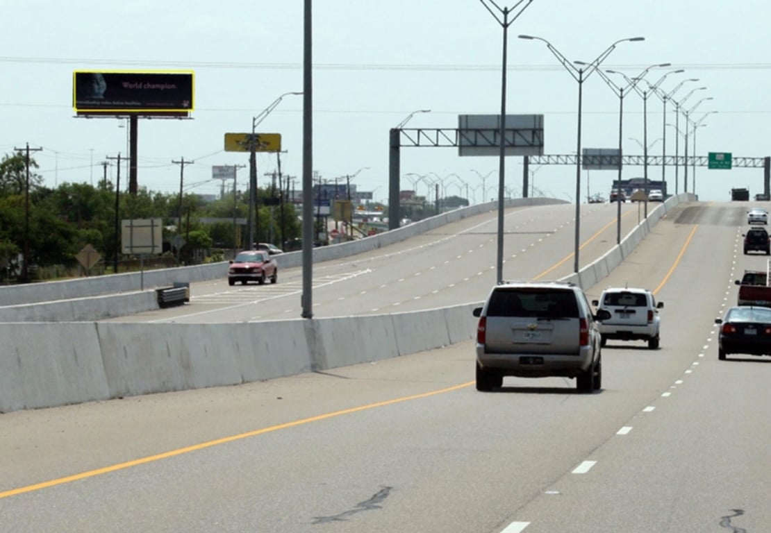 ES EXP 77 @ 690 S MCCULLOUGH,SAN BEN Media