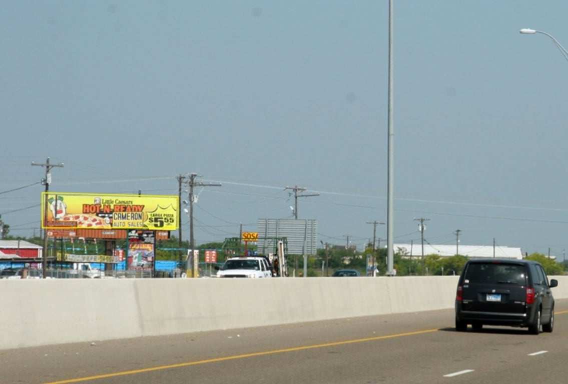 NS EXP 83 .5MI E/O FM 1015 LHR WES Media