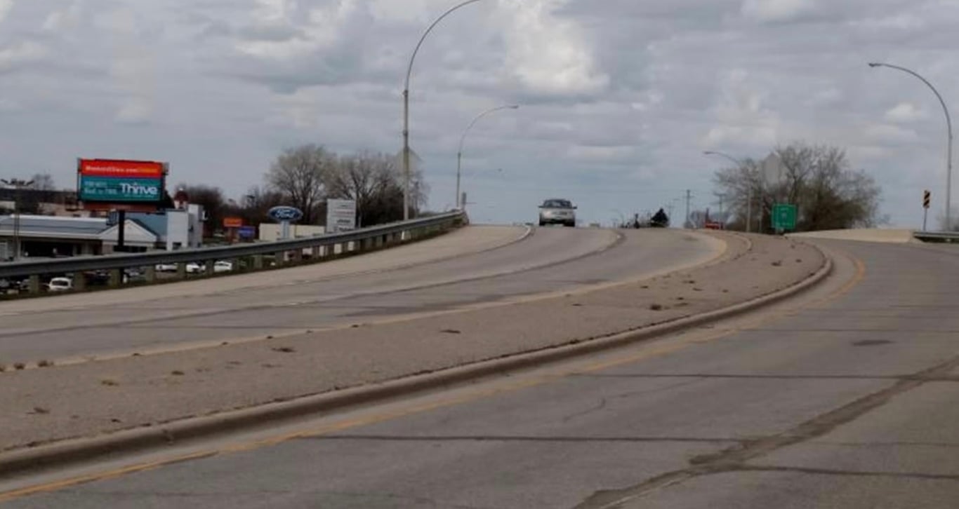 Hoffman Dr. 0.5 mi E/O I-35 SS F/E