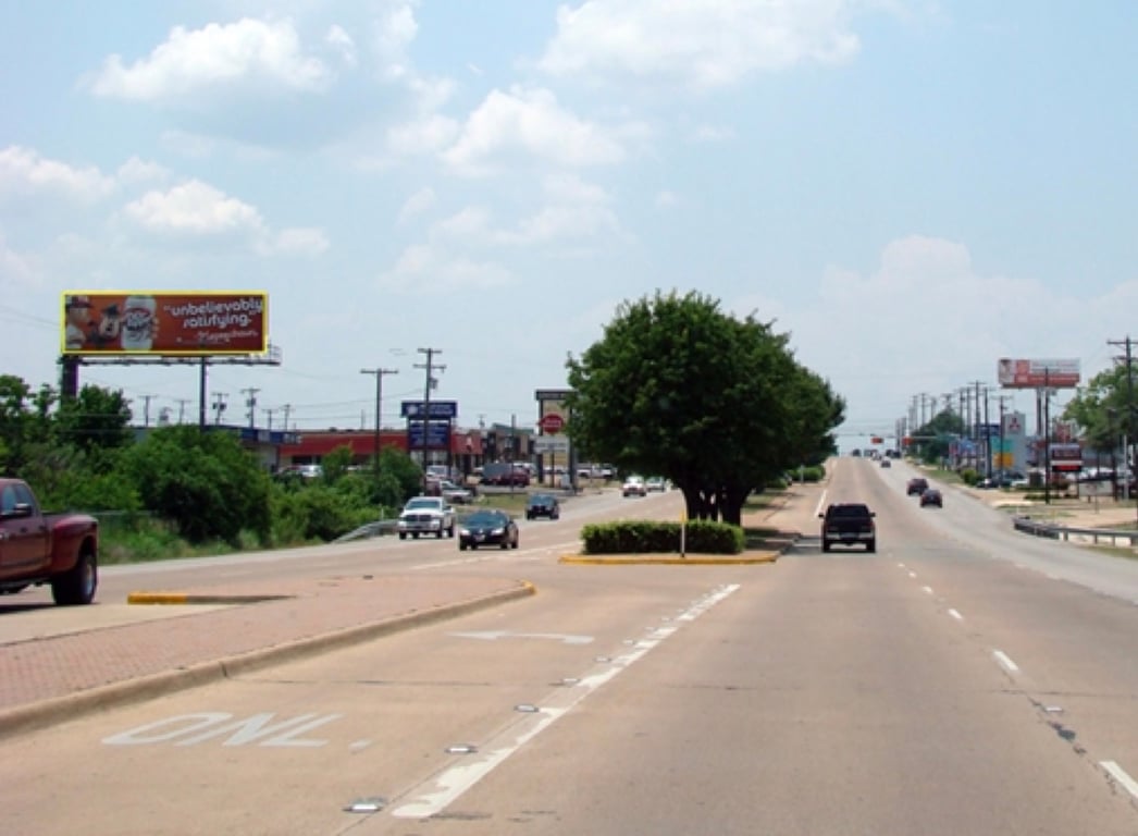 E/S WACO DRIVE @ INDUSTRIAL FN Media