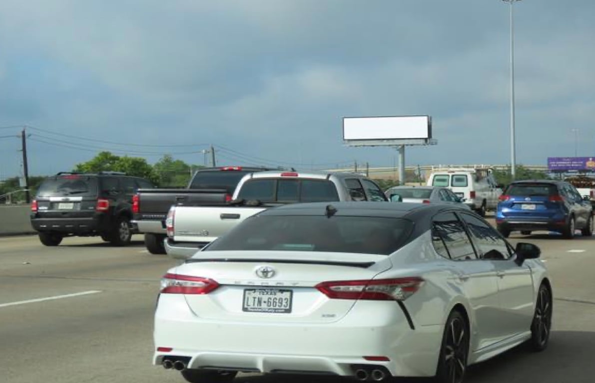 Location photo for Chartres St near Avenida Plaza, EaDo (Houston)