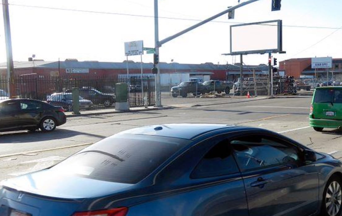 Location photo for San Leandro St near Seminary Av & Div 4 Gate (Near San Leandro St), Coliseum Industrial (Oakland)