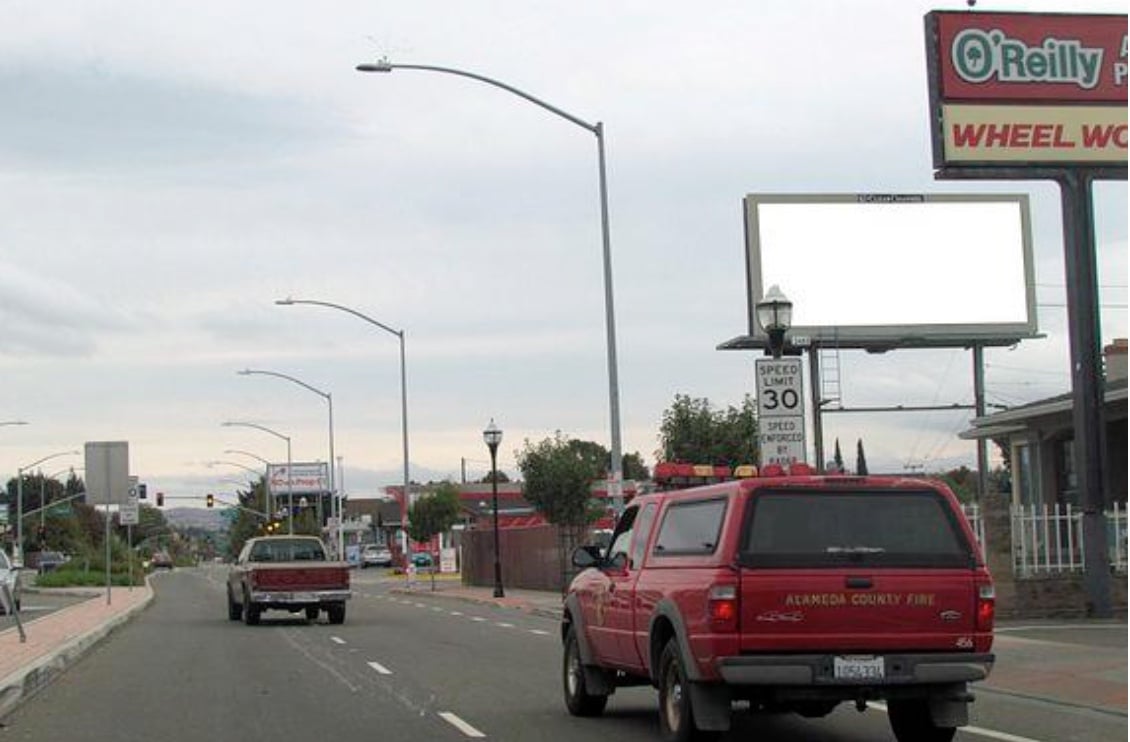 Location photo for Lewelling Blvd near Lewelling Blvd & Hesperian Blvd (San Lorenzo)