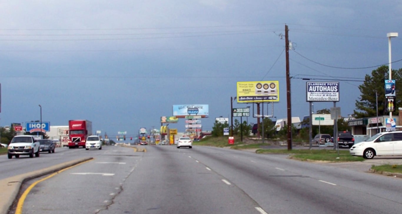 EISENHOWER PKWY. W/O LAVETA DR. NS/FE Media