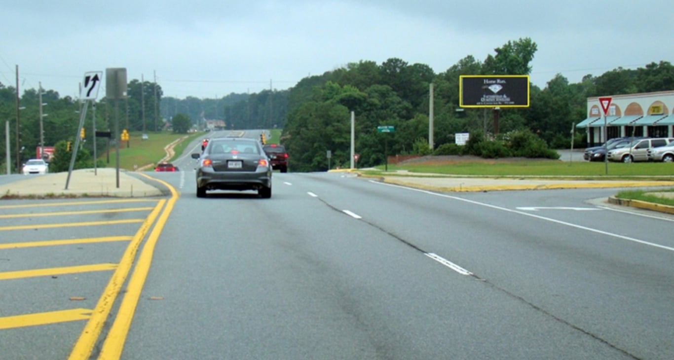 RUSSELL PKWY 100' W/O CORDER RD NS/FE Media