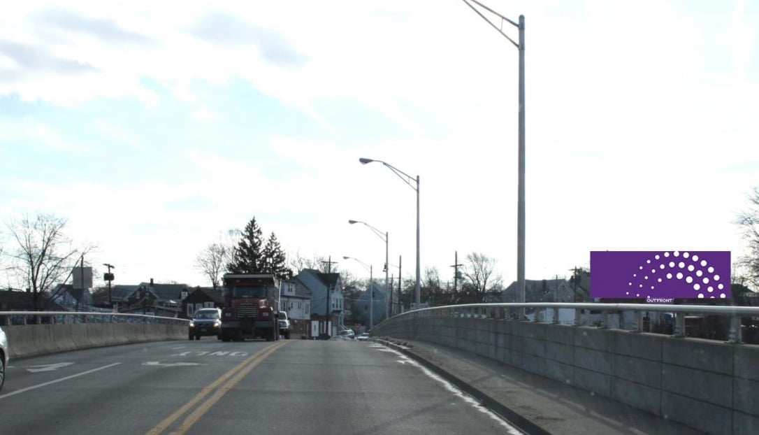 Lincoln Ave 130 ft N/O River St W/S F/N Media