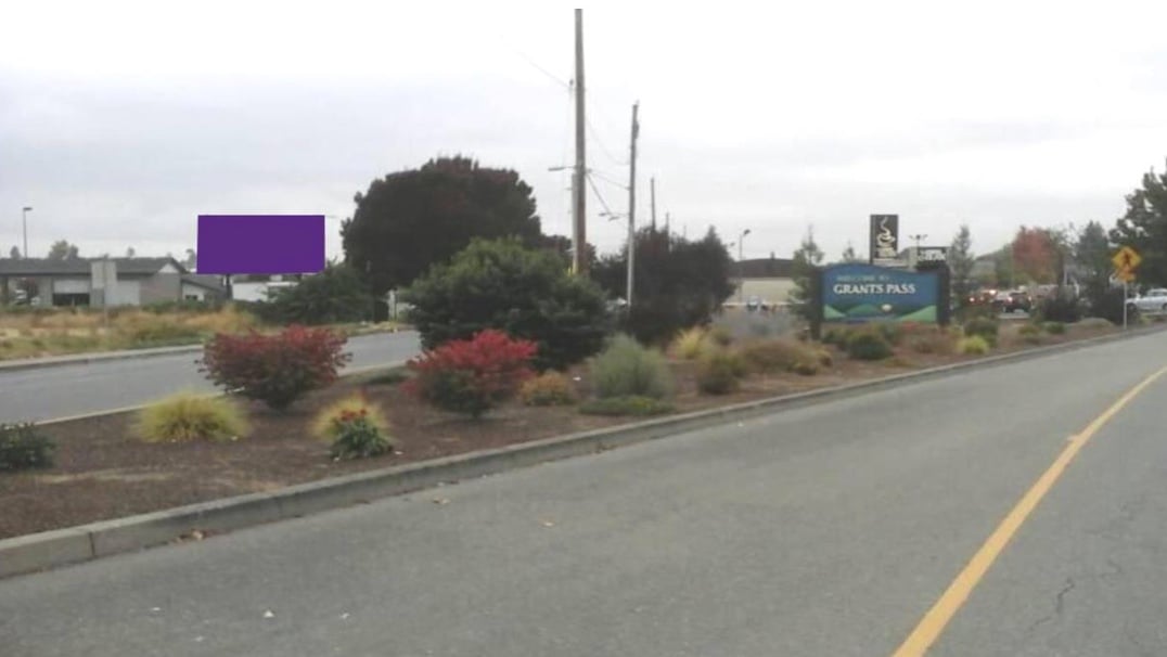 Location photo for NE F St near F St / Fire Mt Way (Grants Pass)