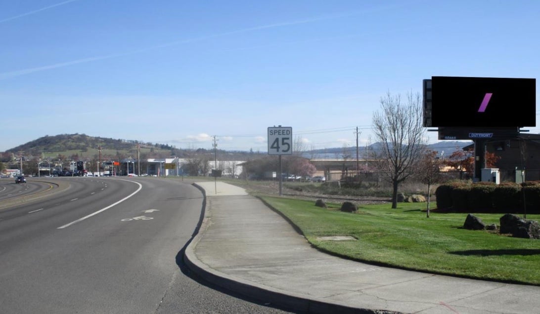 Location photo for Crater Lake Hwy near Delta Waters Rd - North of Safeway Access Road (Medford)