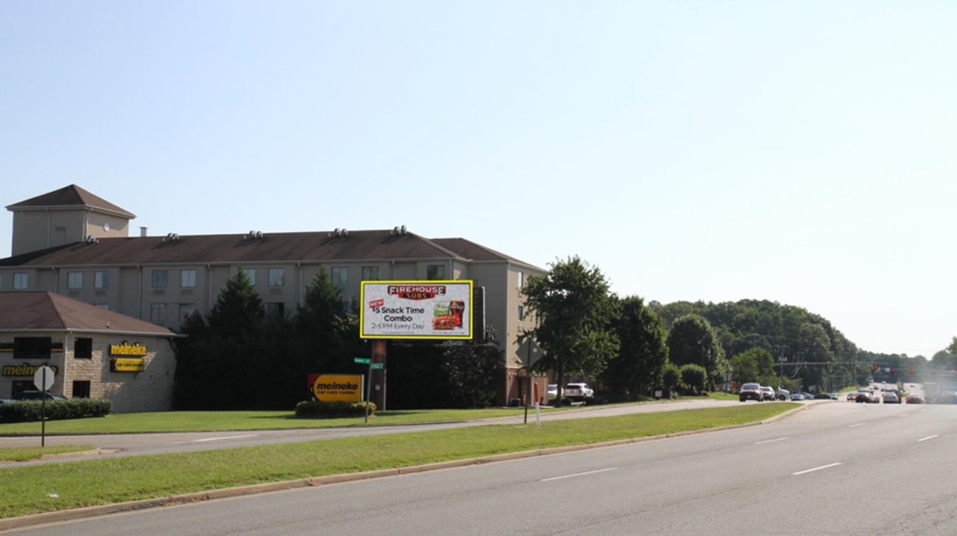 Location photo for Parham & Hungary Rd (Henrico County)