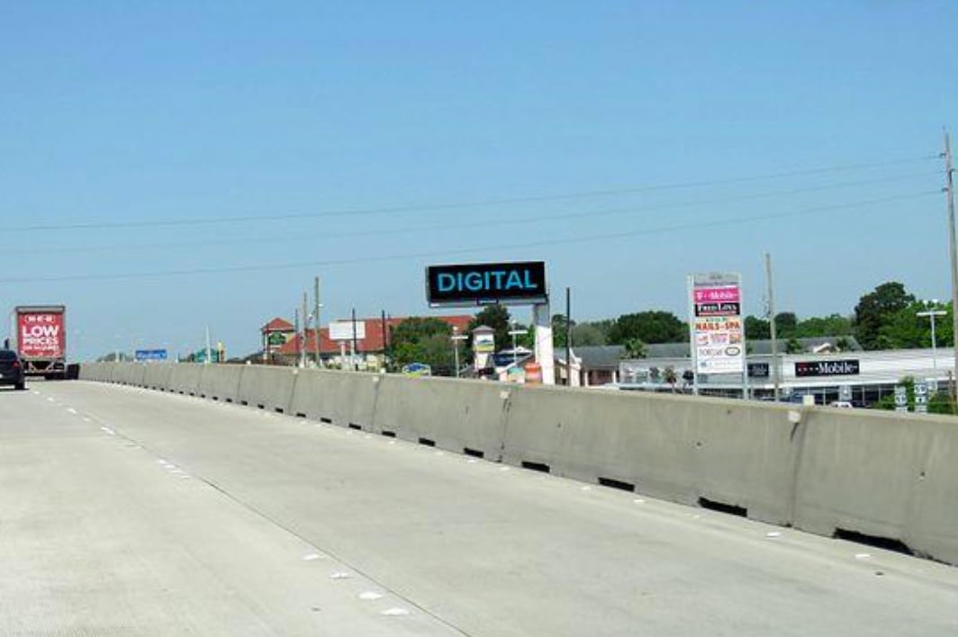 Location photo for Southwest Fwy (Rosenberg)