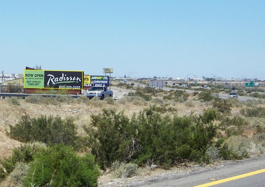 S/S I-8 1600' E/O ARABY RD F/E Media