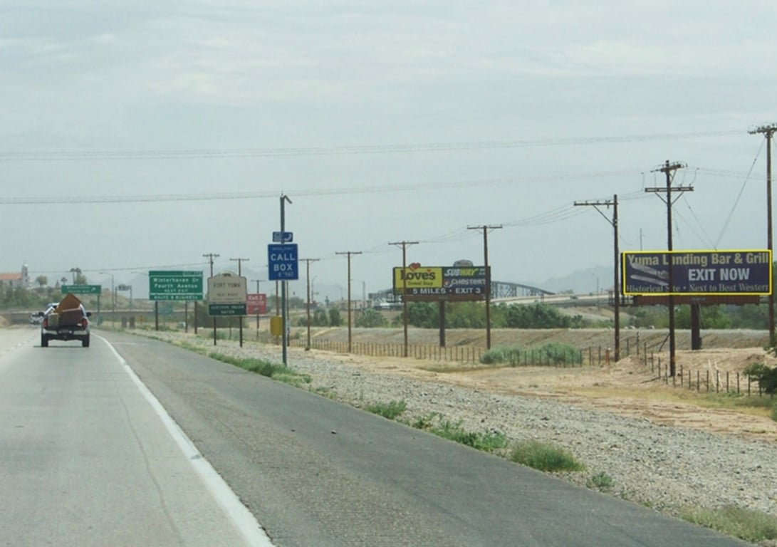 S/S I-8 1500' W/O 4TH AVE EXIT F/W Media