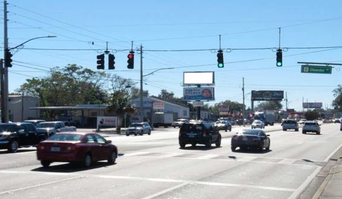 Location photo for N Semoran Blvd near N Semoran Blvd and Hewett Dr (Azalea Park)