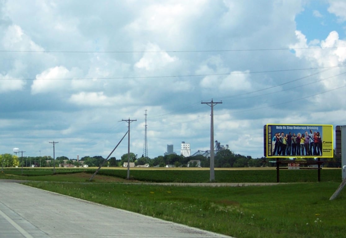 HWY 212 E E/O C/L @ MM 67.70 NS F/E #3 Media