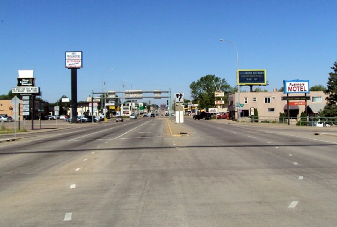 Location photo for E 10th St near E 10th/Lowell NE (Sioux Falls)