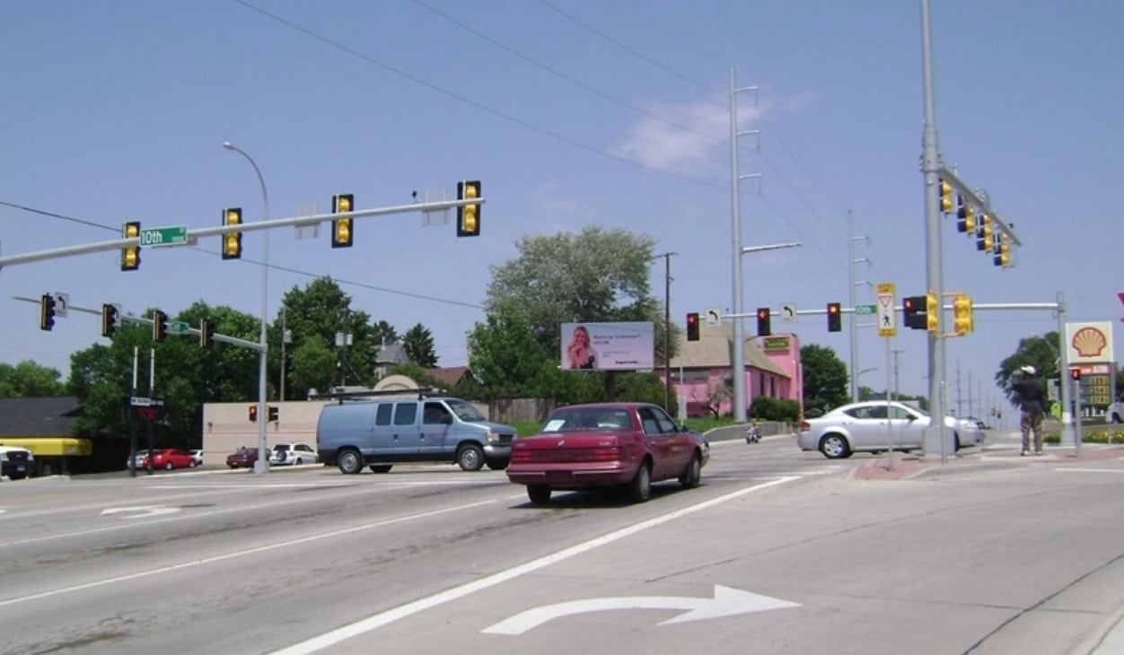 CLIFF 500' N/O 10TH W/S S/F Media