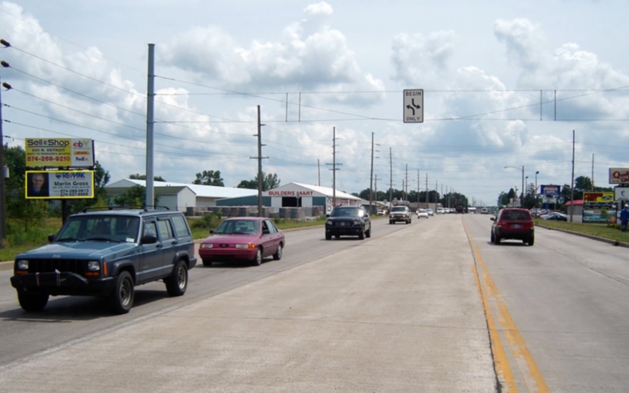 Location photo for N Detroit St near San Jose Plaza (Warsaw)