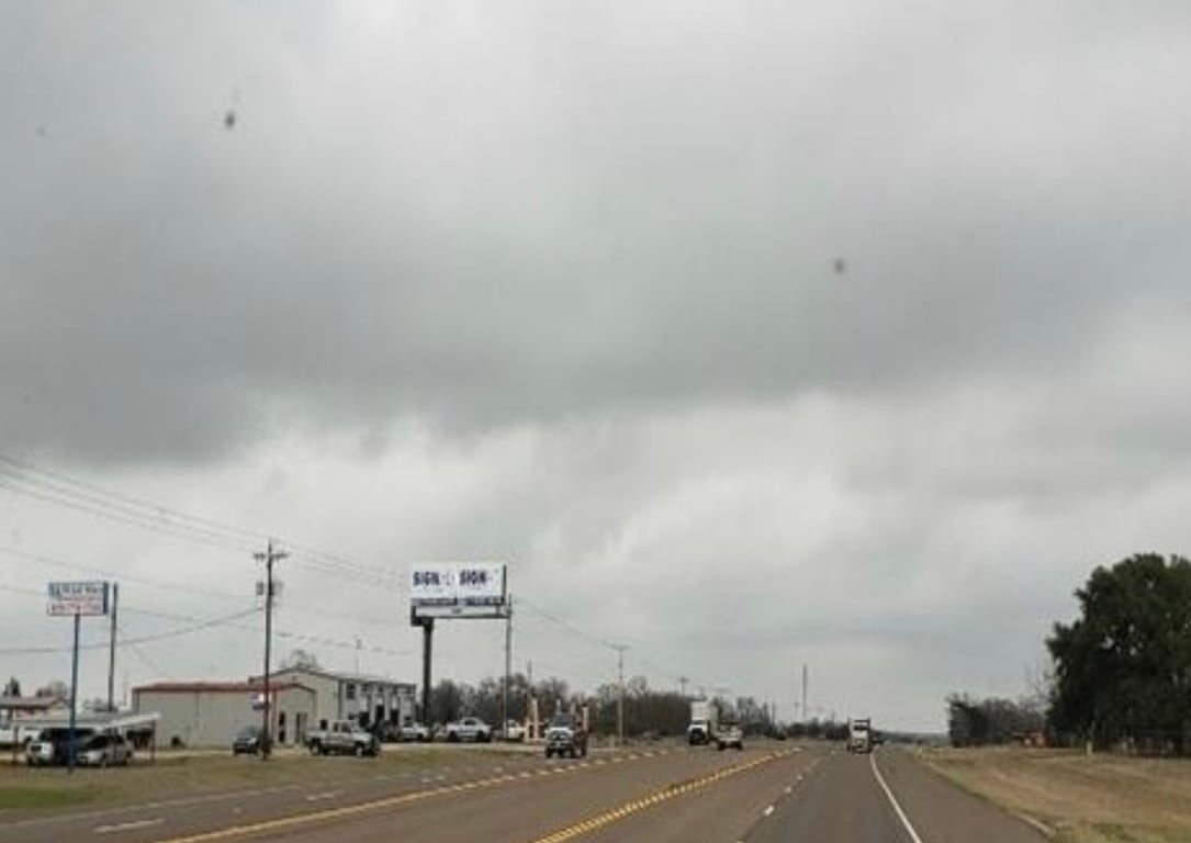 SH 21/2.55 mi E/O SH 6/Bryan Media