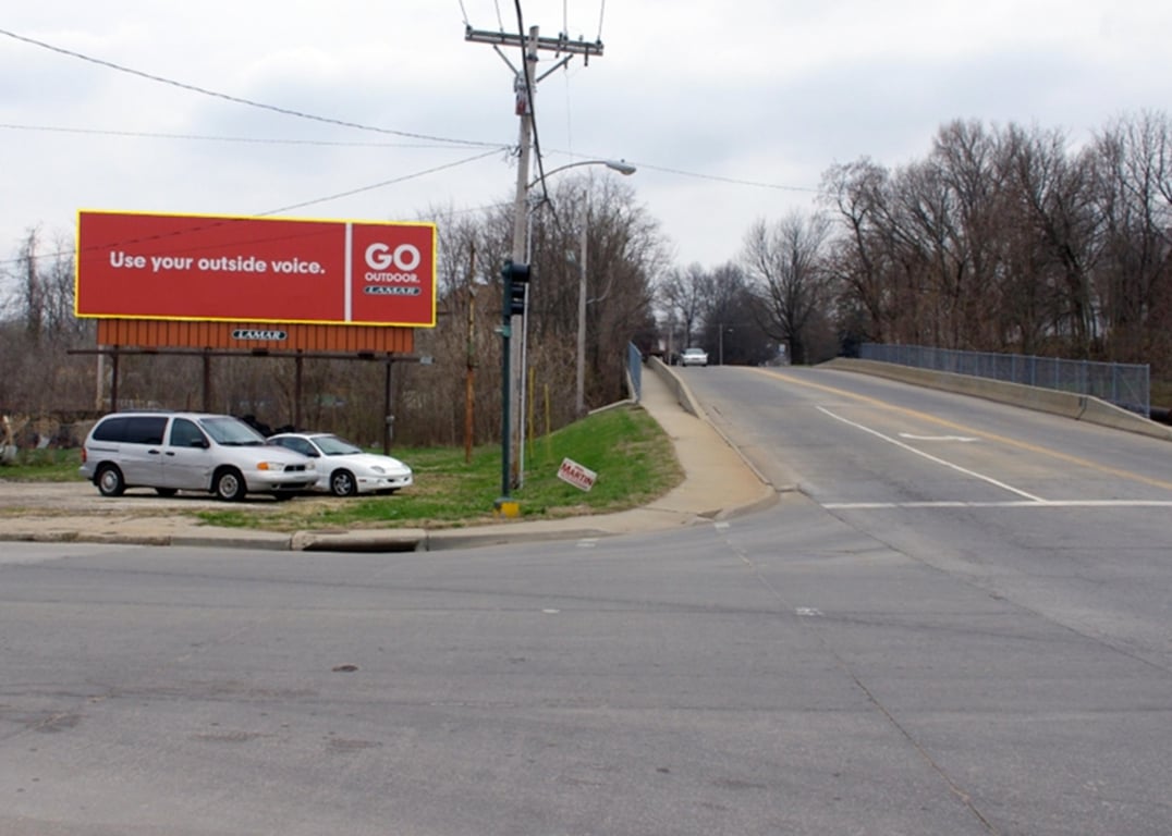 S/E CORNER OF BROADWAY & CHEROKEE FN Media