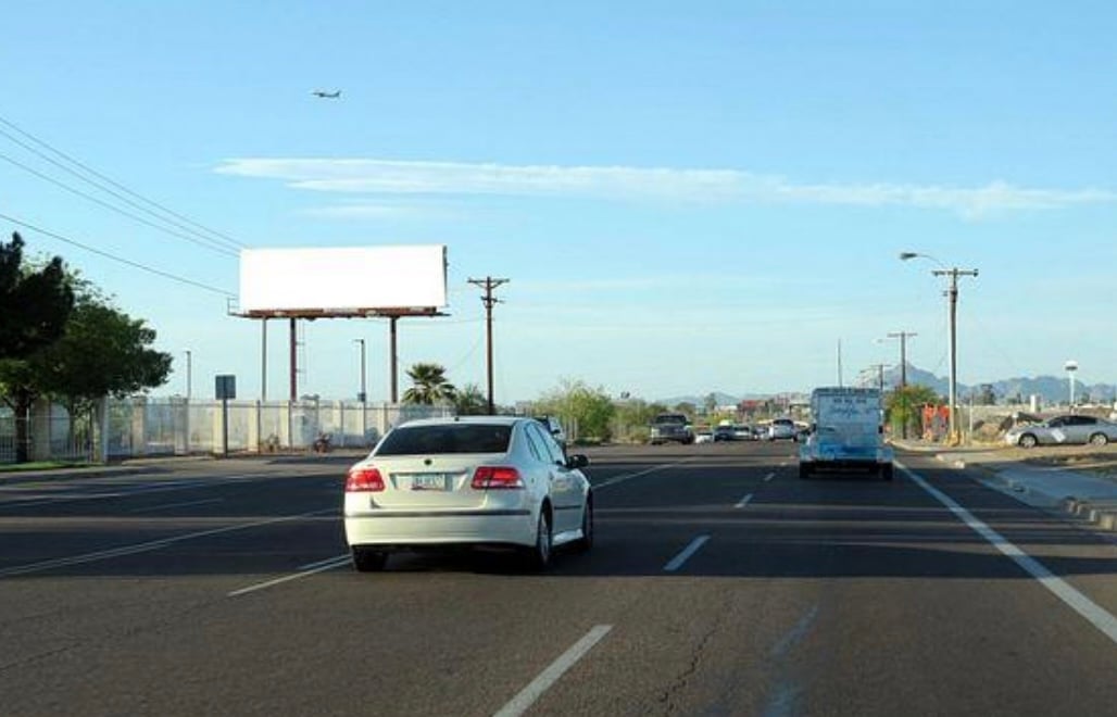 Location photo for 24th St & Jones Av (Phoenix)