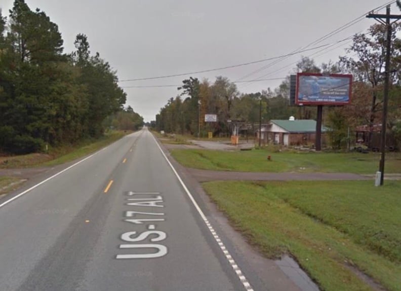 US 17A 1 mi N/O US 52 ES Media