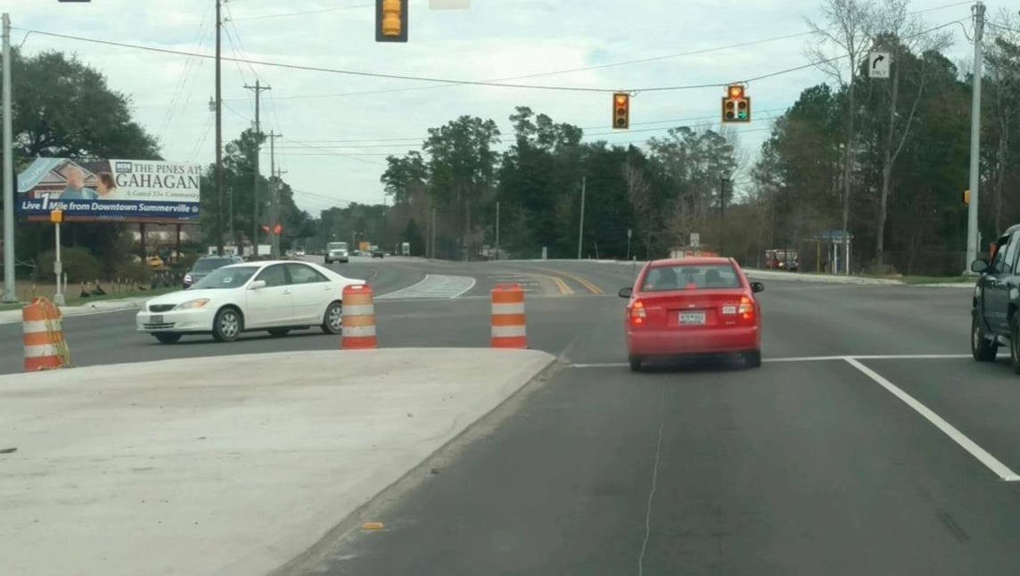 US 17A 0.1 mi N/O Myers Rd WS Media