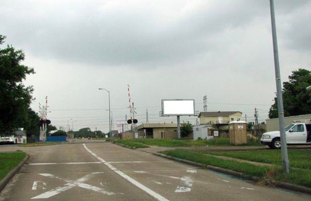 Location photo for Willowbend Blvd near Willowbend Blvd @ Craighead Dr, Willow Meadows/ Willowbend Area (Houston)