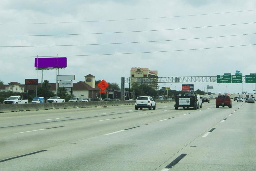 Location photo for S Loop W near 610 W Loop @ Lakes At 610 Dr, South Main (Houston)