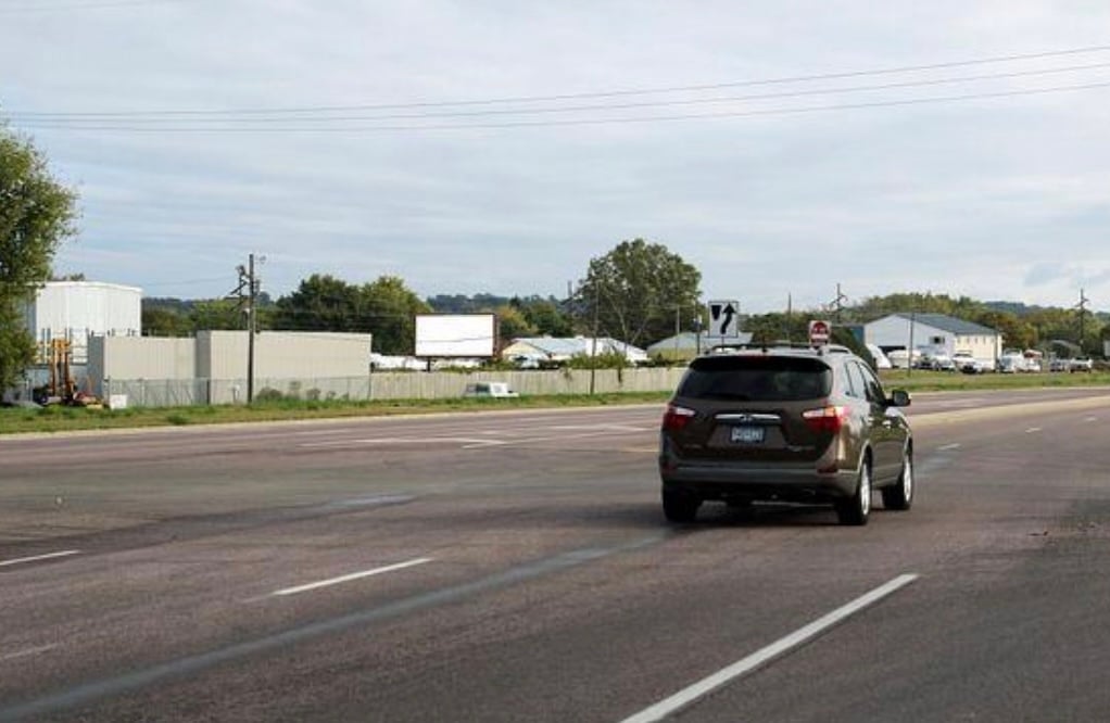 Location photo for 3rd Ave W near 10 Av at Adams St NW corner (Shakopee)