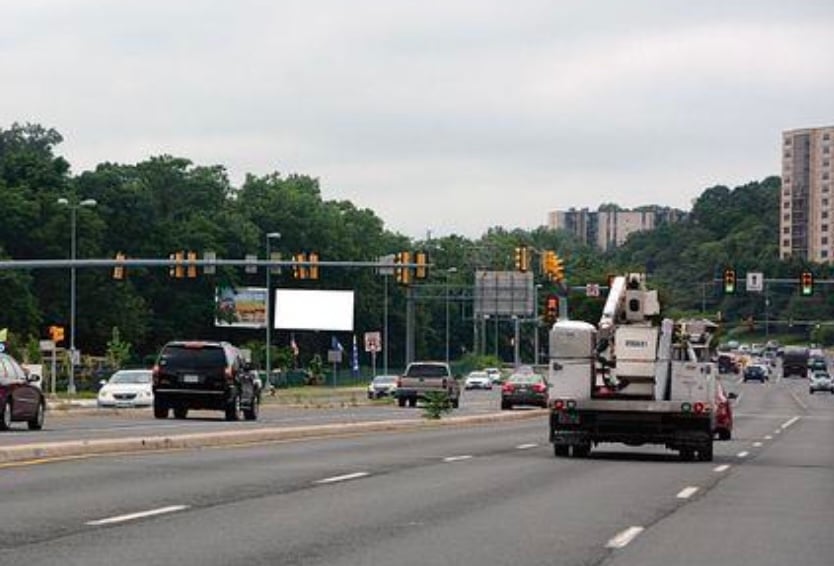 Location photo for Richmond Hwy near Old Richmond Hwy & Cameron Run Ter (Alexandria)