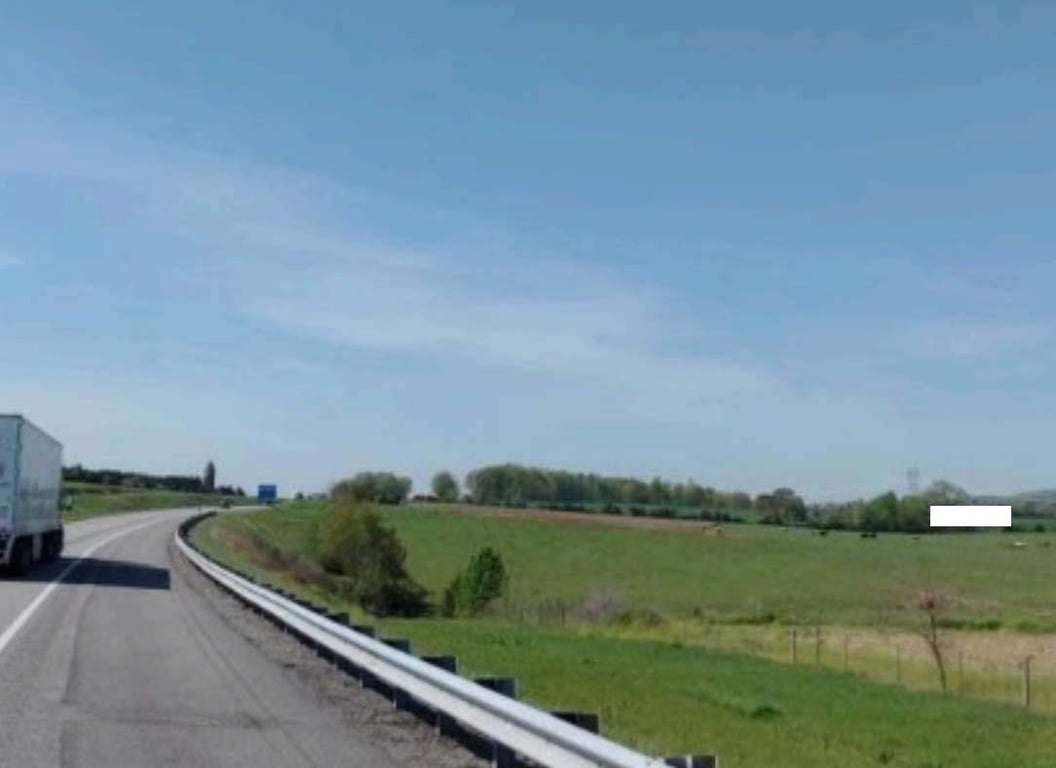 Location photo for E/S 1-81.5 S/O EXIT 235 WEYERS CAVE, F/NE