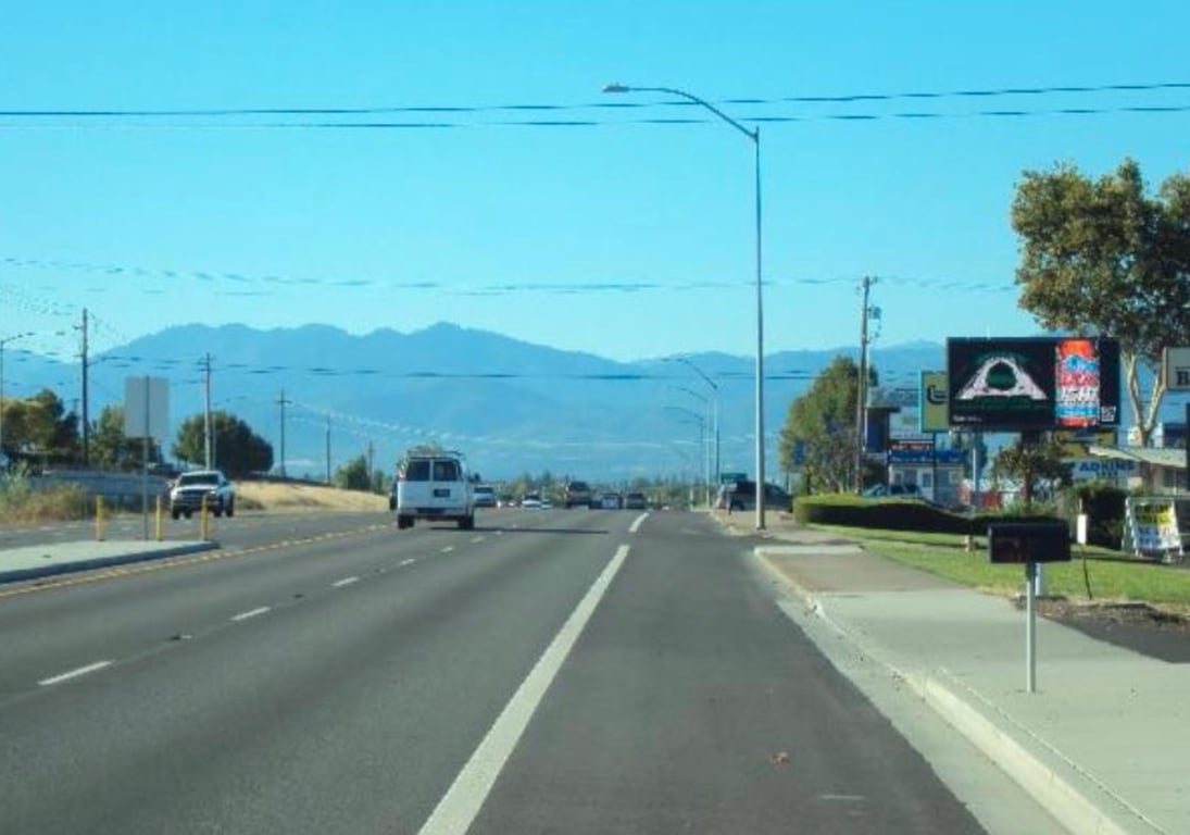 Location photo for Crater Lake Hwy near Coker Butte - East of Grumman Dr (Medford)