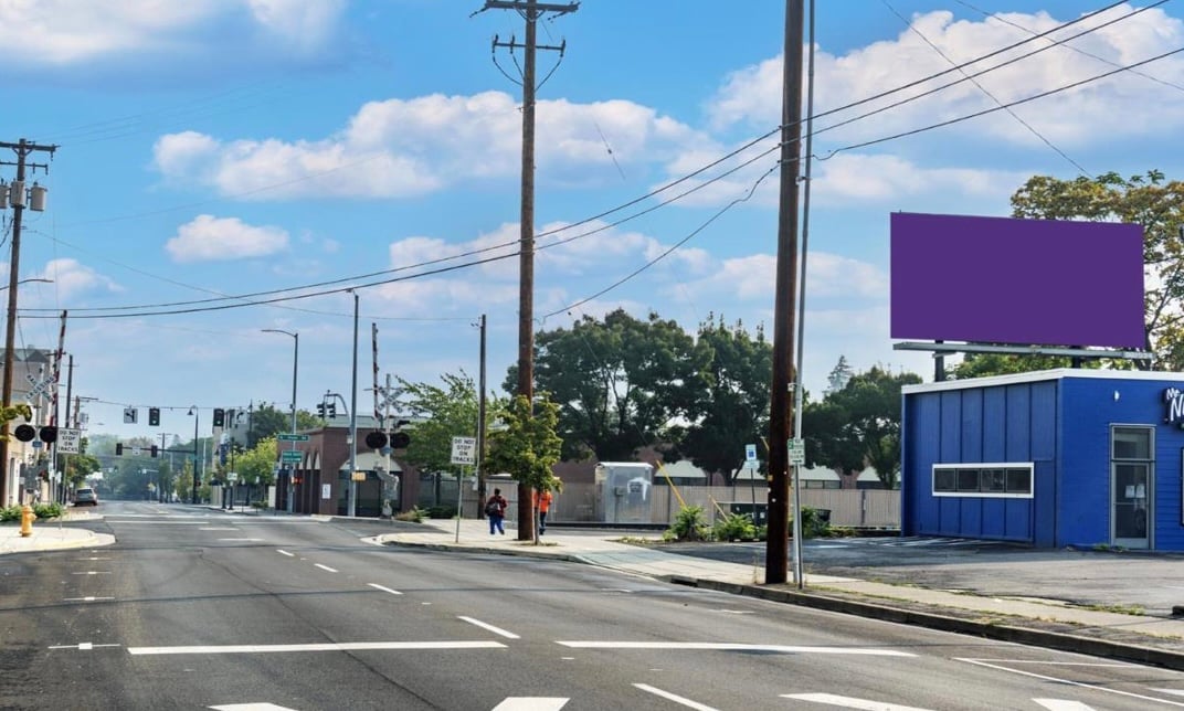 S/L W 8TH 160 FT E/O S FIR ST W F/W Media