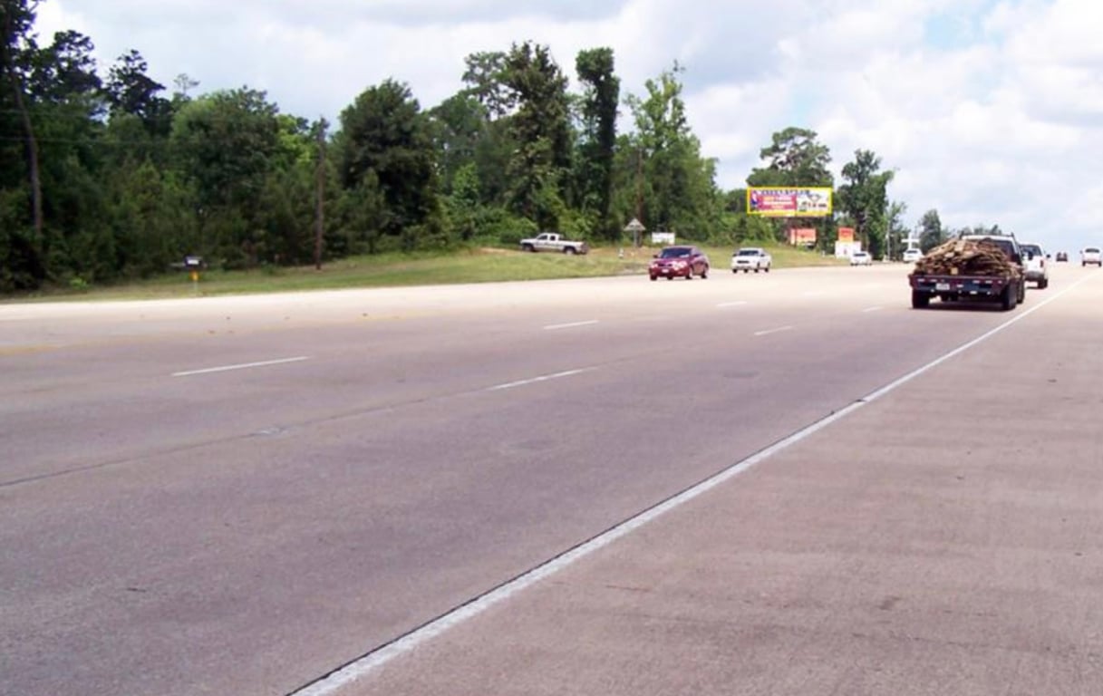 Location photo for Sh 105 W near Adrians strip (Conroe)