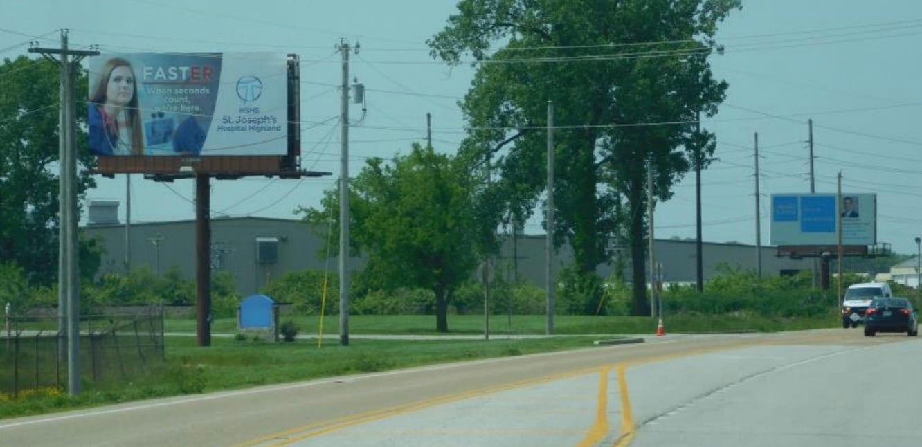 South Side of Illinois Route 40, 1 Mile West of Route 143 W/B Media