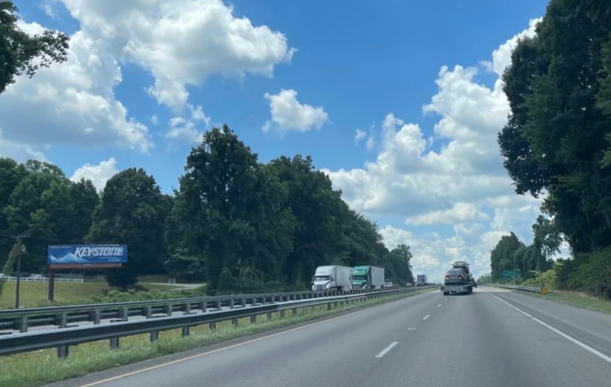 I-77 E/S .3 MI N/O AMITY HILL RD LRFN Media