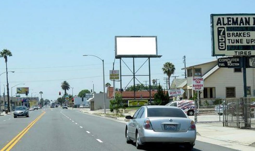 Location photo for E Holt Blvd near Holt @ Allyn Wb Fs (Ontario)