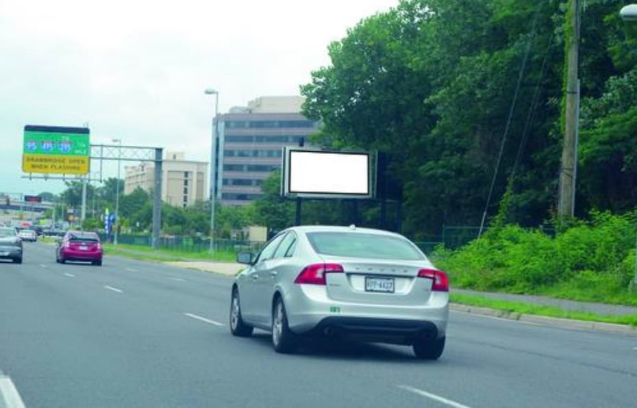 Location photo for Richmond Hwy near Old Richmond Hwy & Cameron Run Ter (Alexandria)