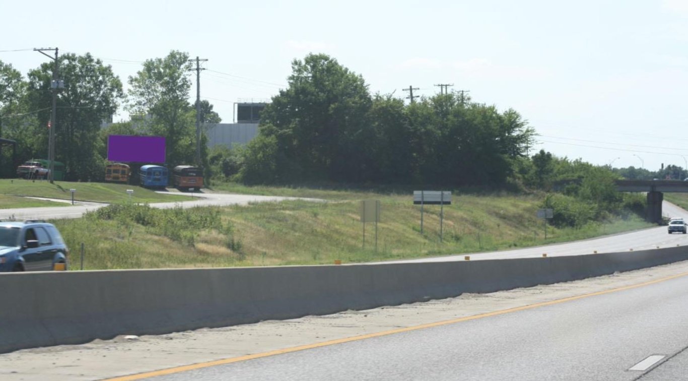 Location photo for SE Oldham Pkwy near Summit Waves (Lee's Summit)