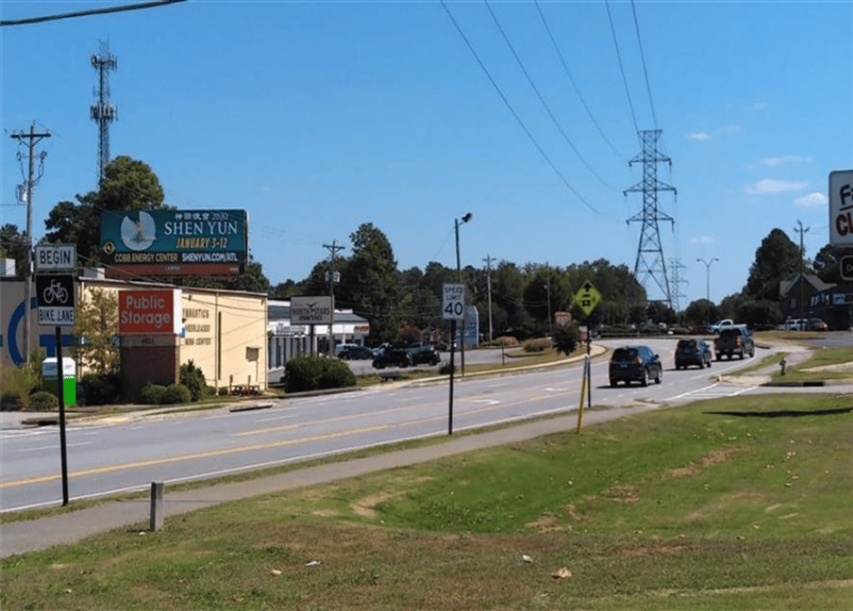 N/S LOWER ROSWELL RD 1000' E/O JOHNSON FERRY LHR F/W Media