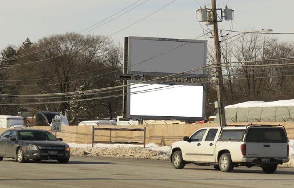 Location photo for Roosevelt Rd near Lorlyn Plaza (Winfield)